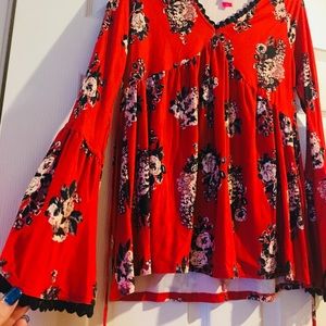 Floral Top Size M (never worn)